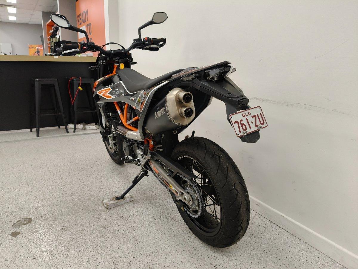 2019 KTM 690 SMC R SUPERMOTARD