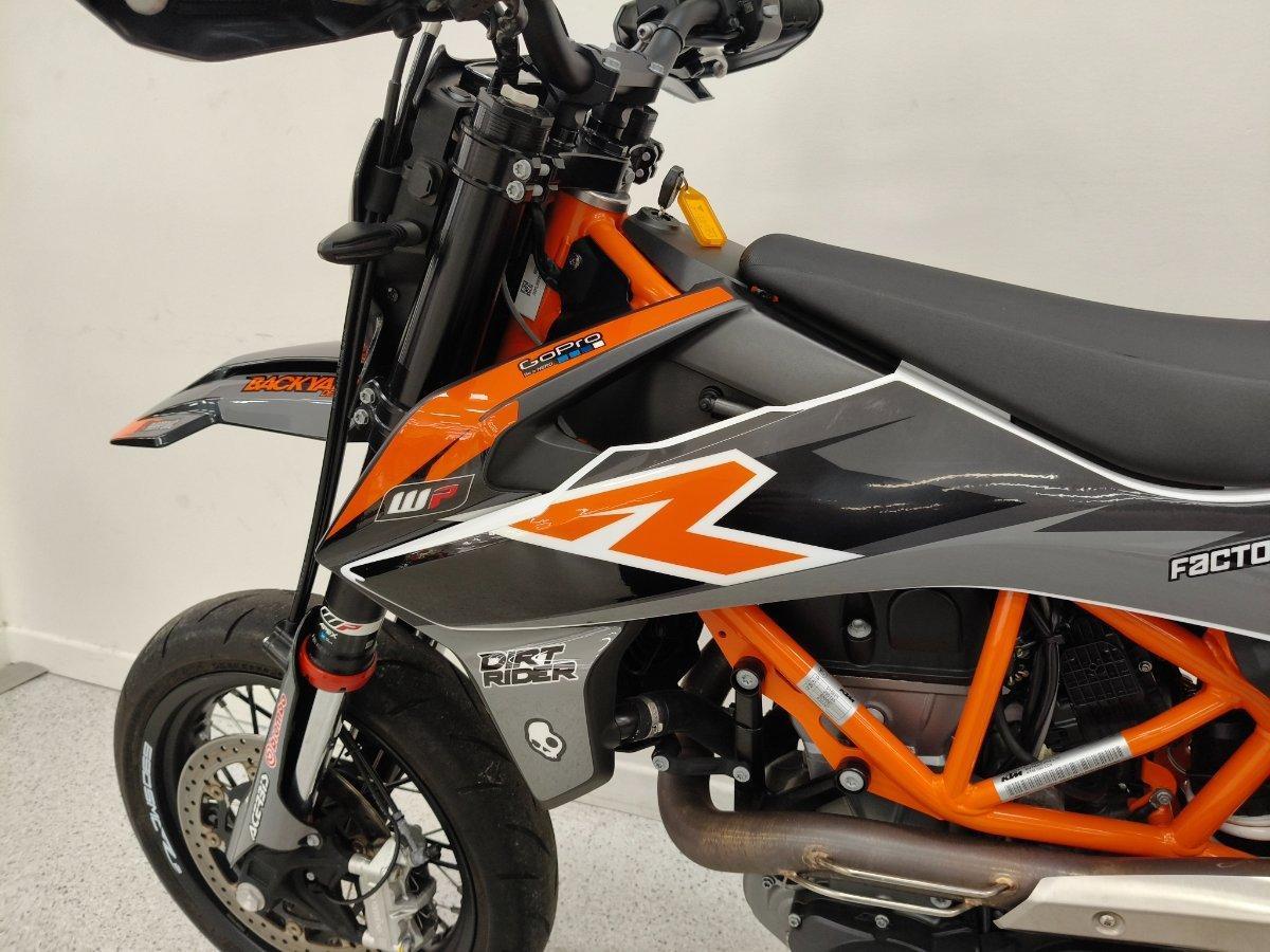 2019 KTM 690 SMC R SUPERMOTARD