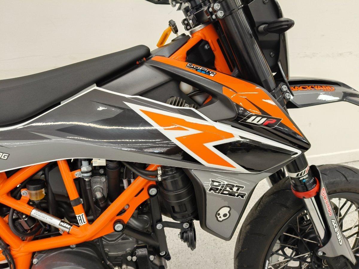 2019 KTM 690 SMC R SUPERMOTARD