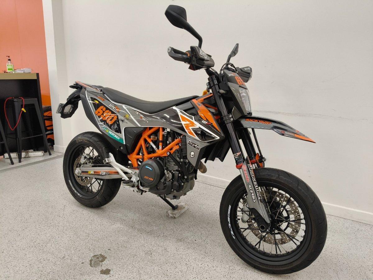 2019 KTM 690 SMC R SUPERMOTARD