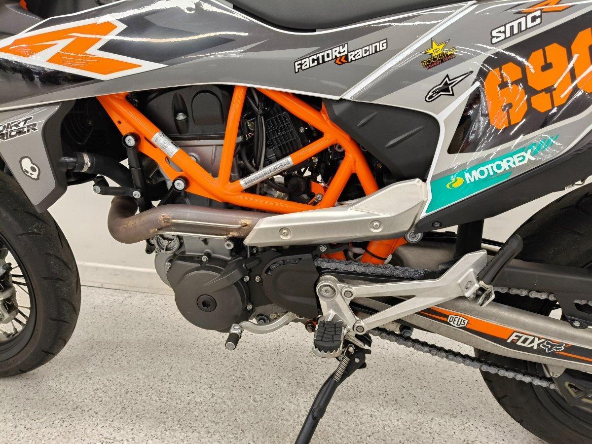2019 KTM 690 SMC R SUPERMOTARD
