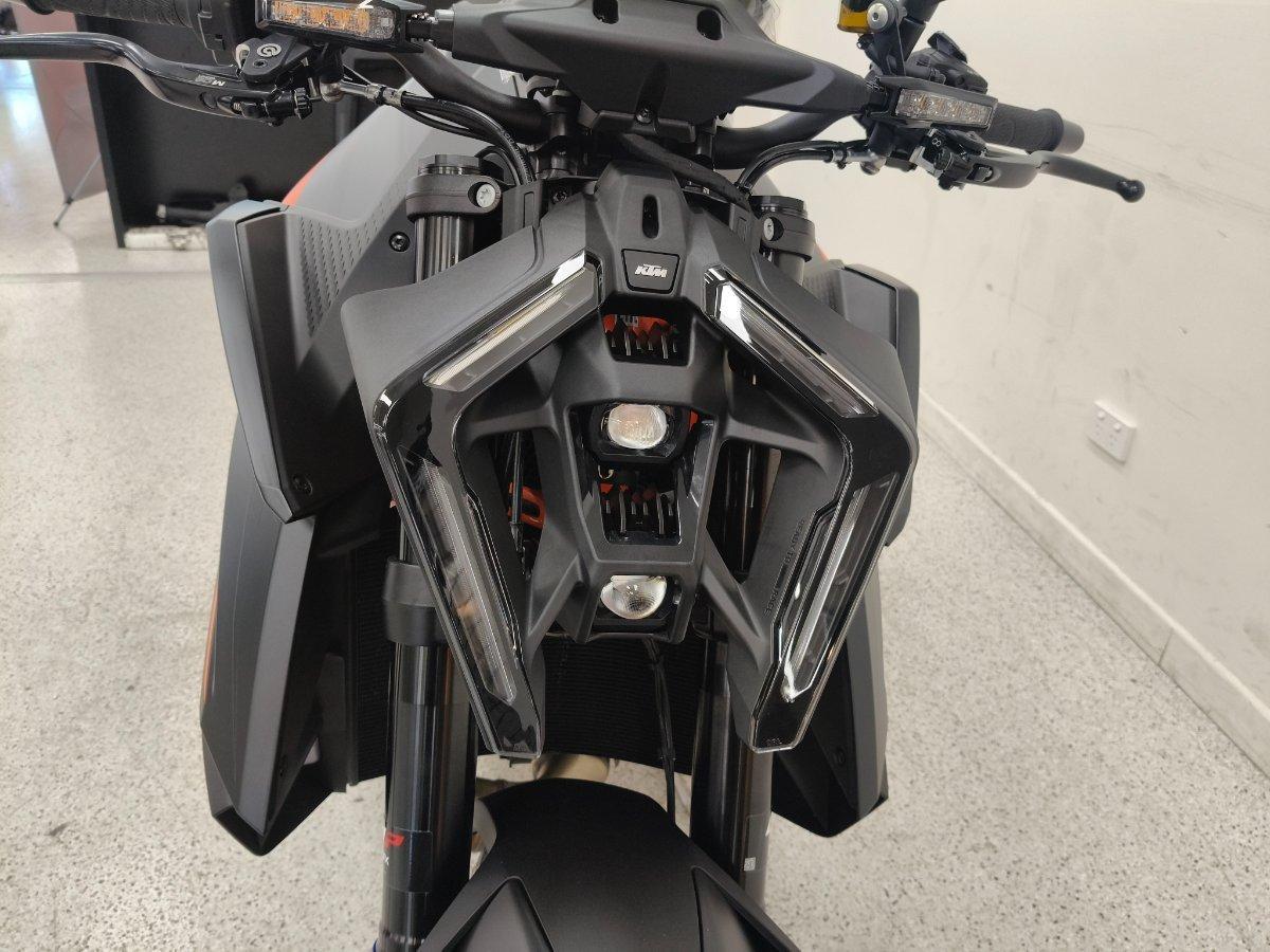 2026 KTM 1390 SUPER DUKE R EVO SPORTS
