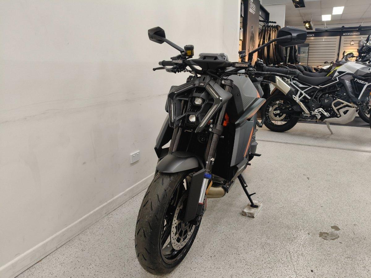 2026 KTM 1390 SUPER DUKE R EVO SPORTS
