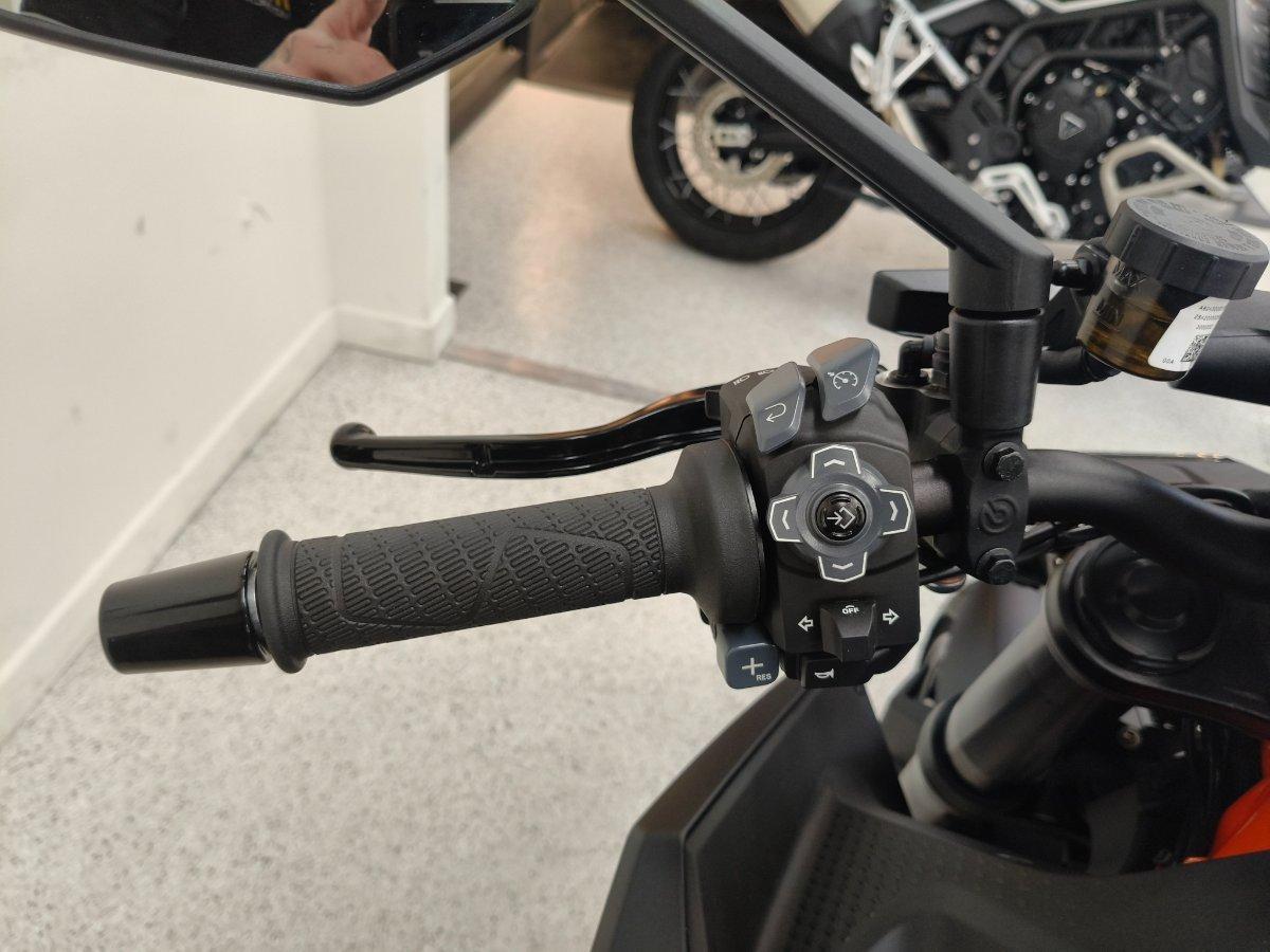 2026 KTM 1390 SUPER DUKE R EVO SPORTS