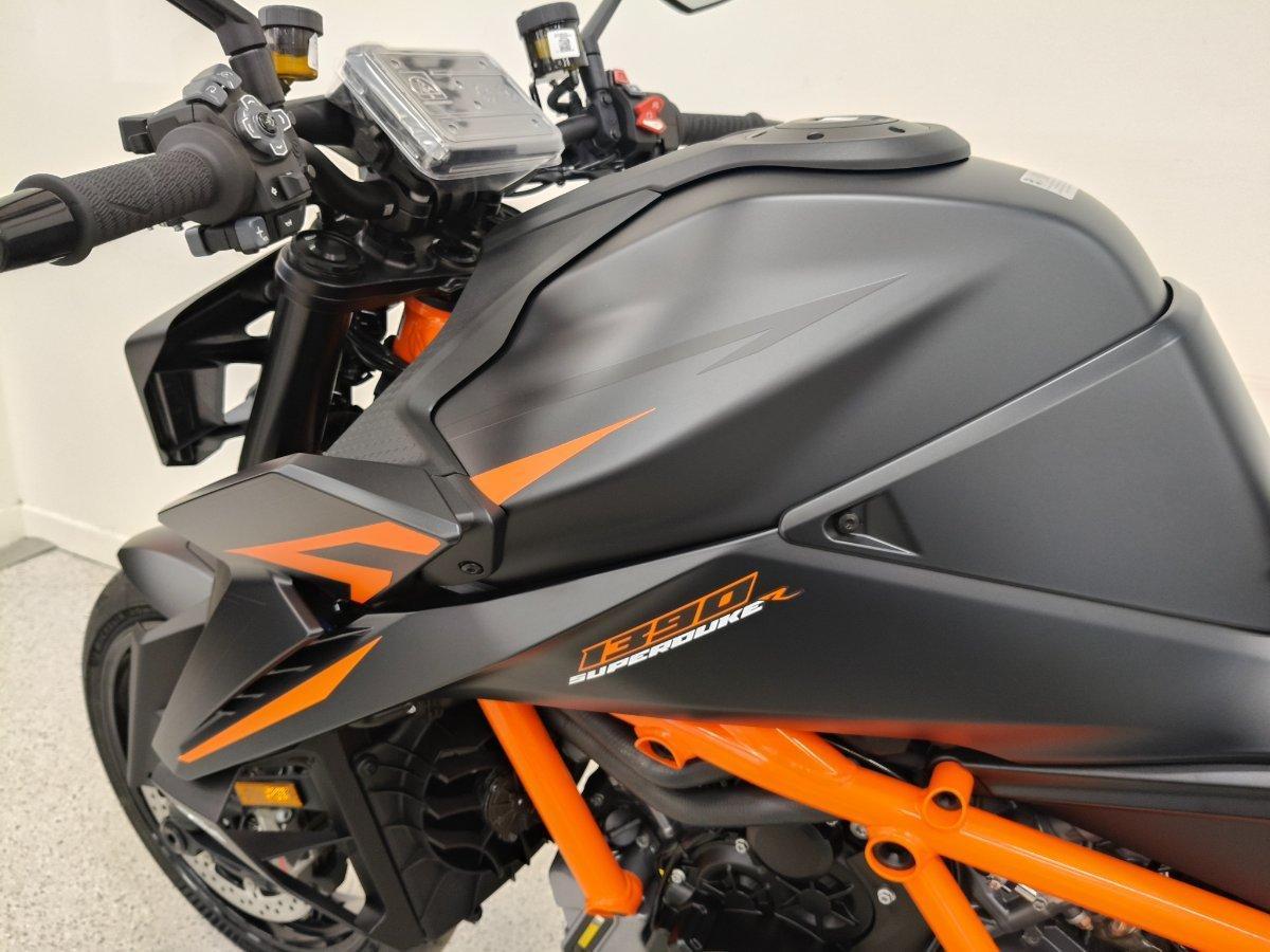 2026 KTM 1390 SUPER DUKE R EVO SPORTS
