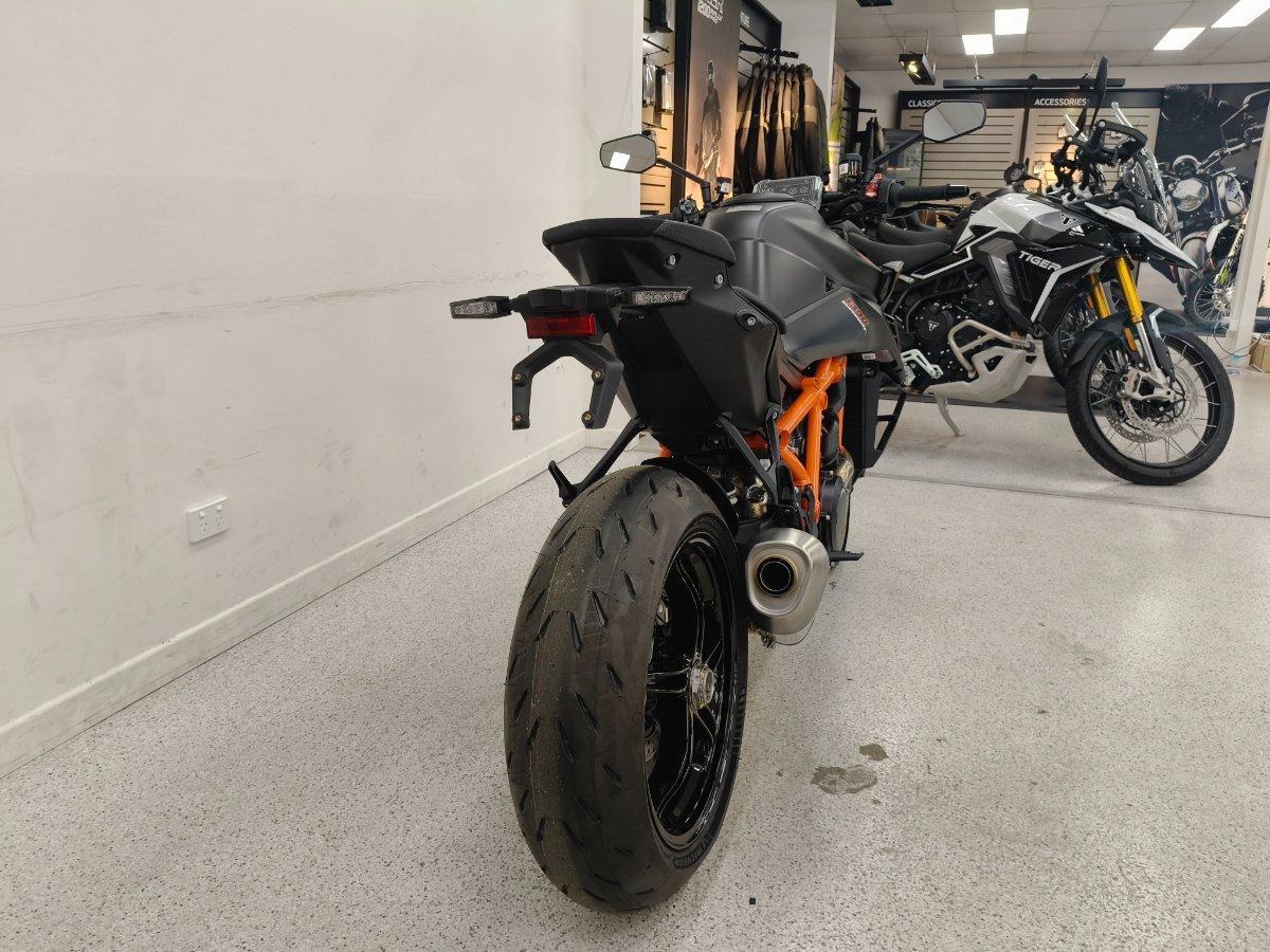 2026 KTM 1390 SUPER DUKE R EVO SPORTS