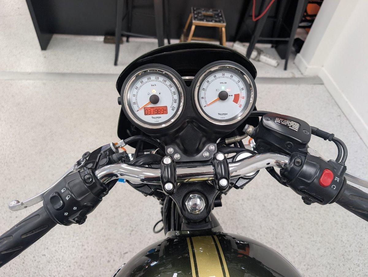 2013 TRIUMPH THRUXTON 900 ROAD