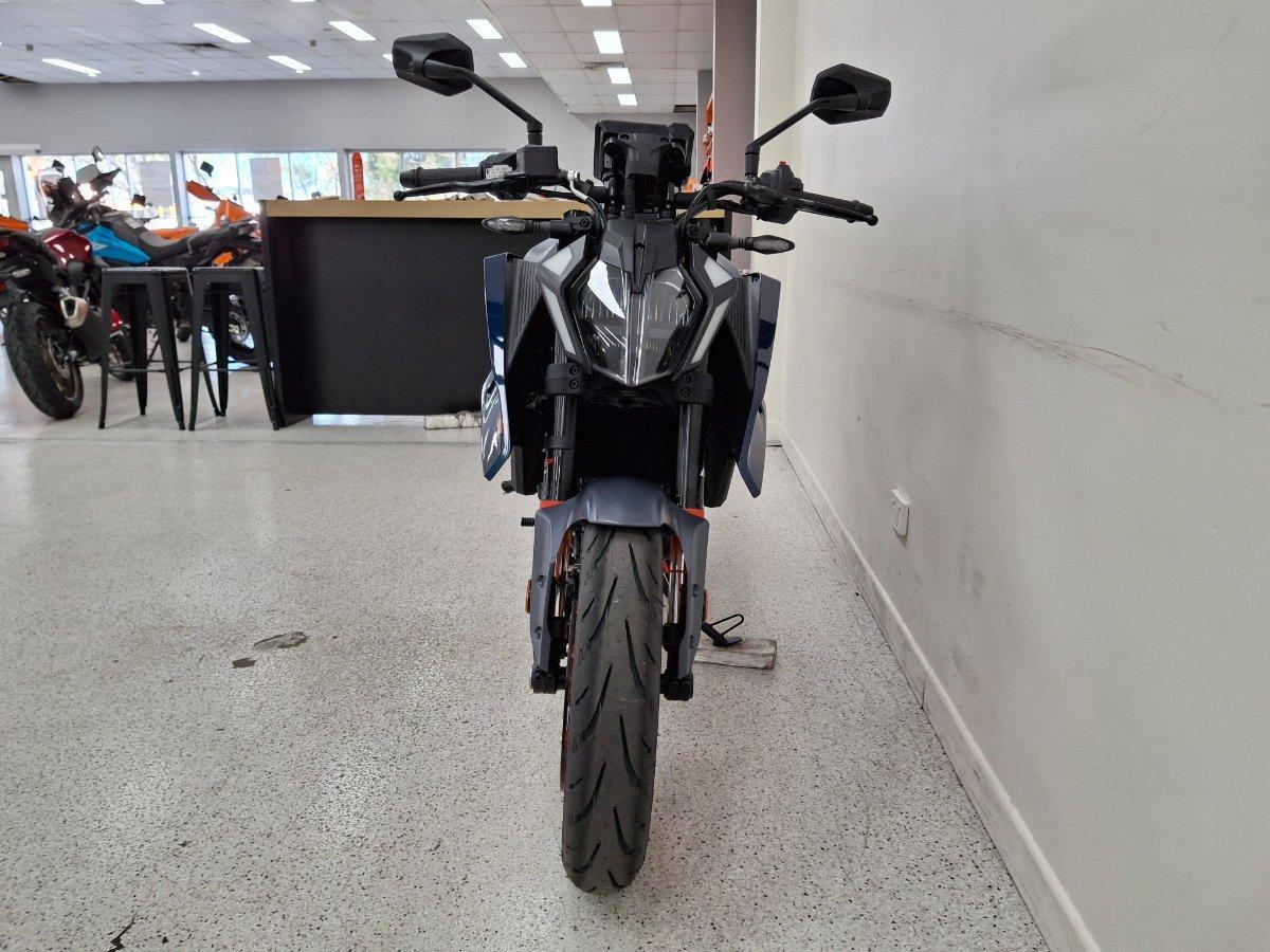 2025 KTM 390 DUKE ROAD