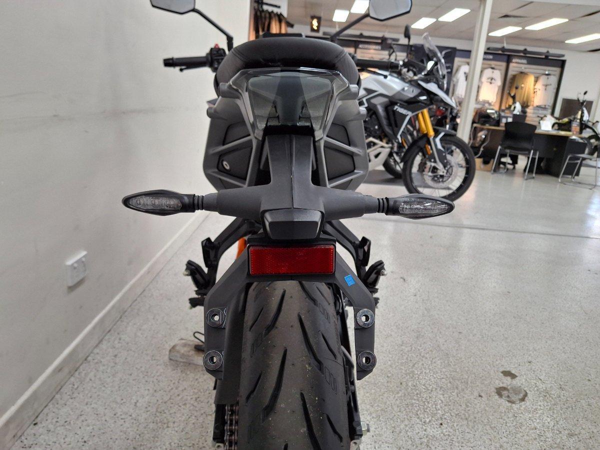 2025 KTM 390 DUKE ROAD