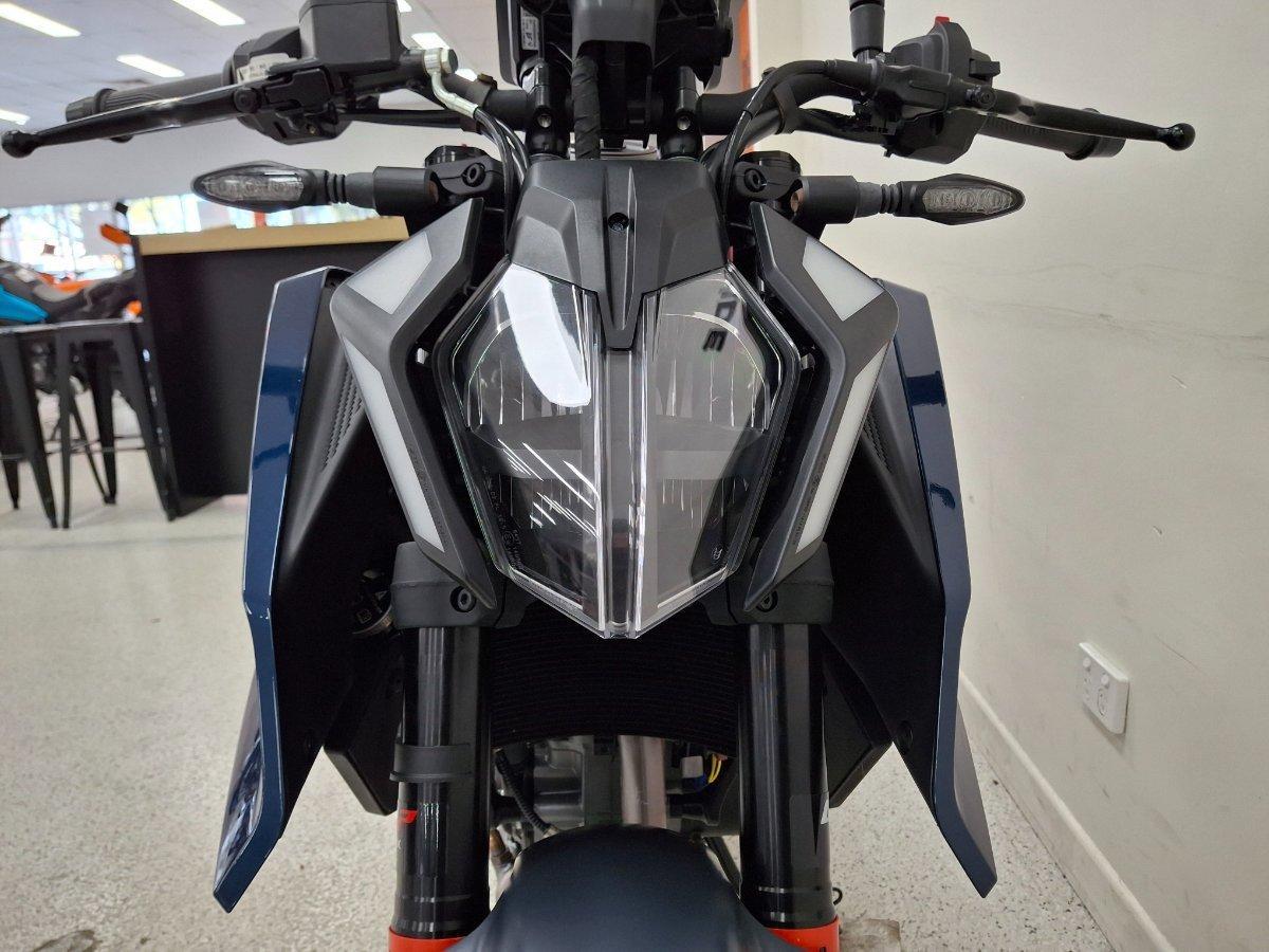 2025 KTM 390 DUKE ROAD