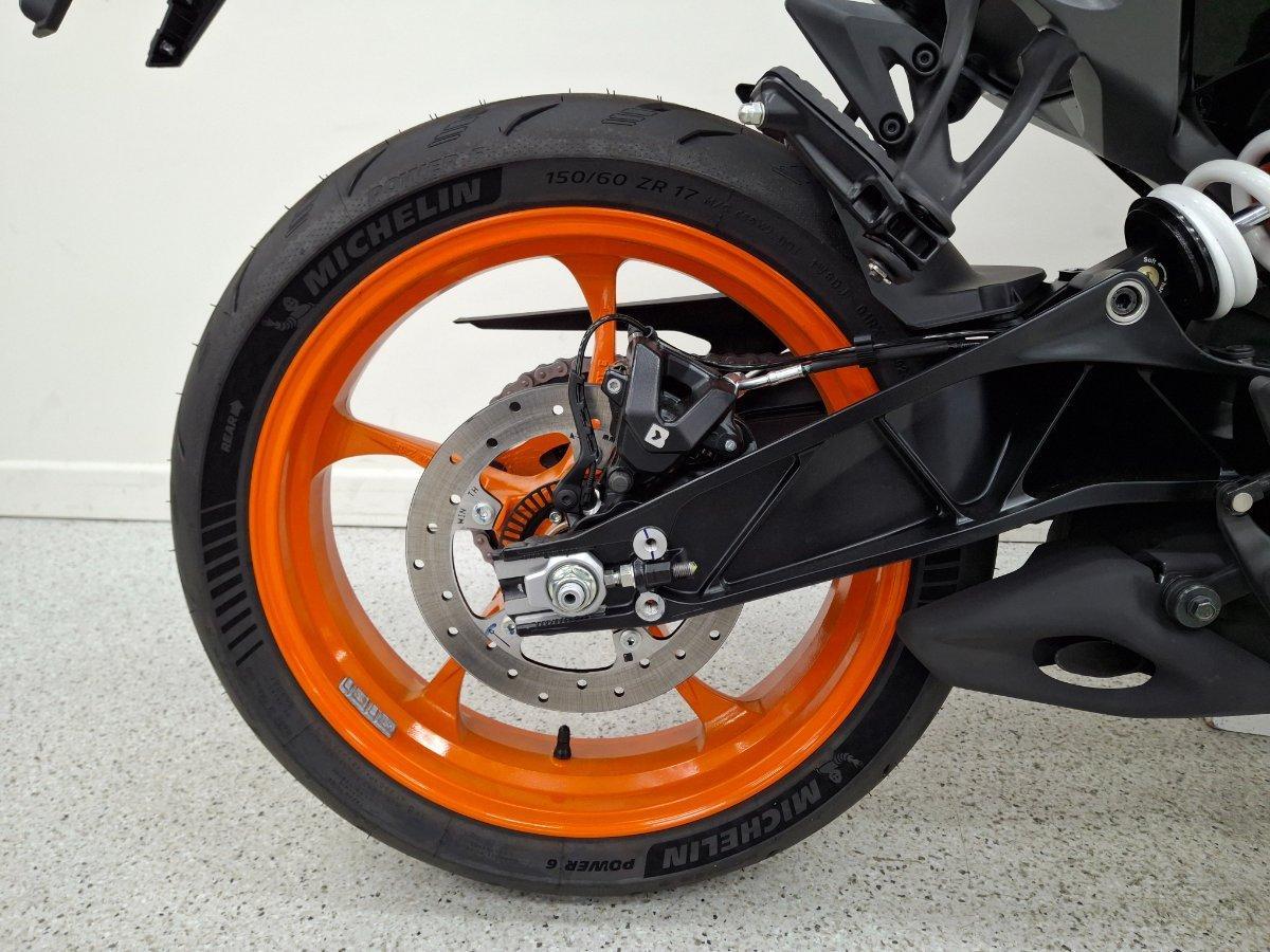 2025 KTM 390 DUKE ROAD