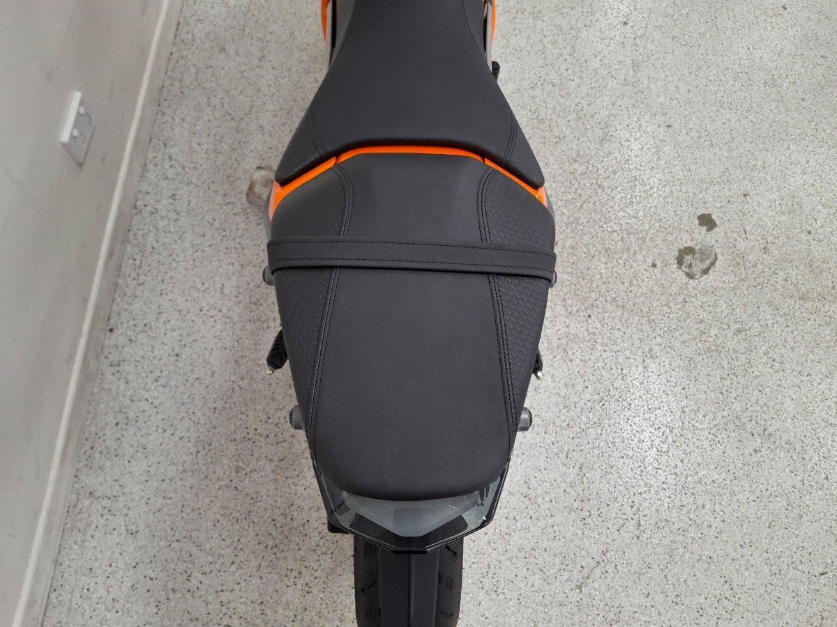2025 KTM 390 DUKE ROAD
