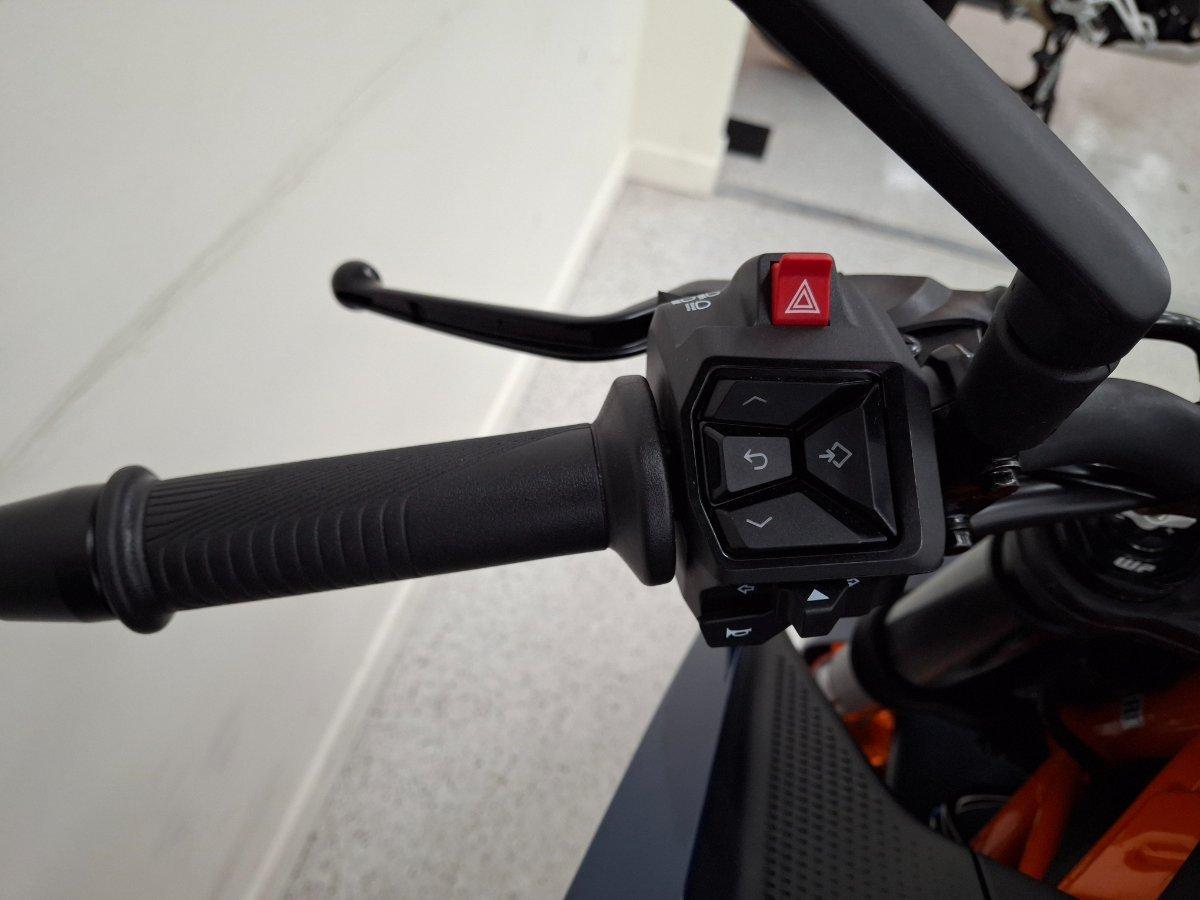 2025 KTM 390 DUKE ROAD