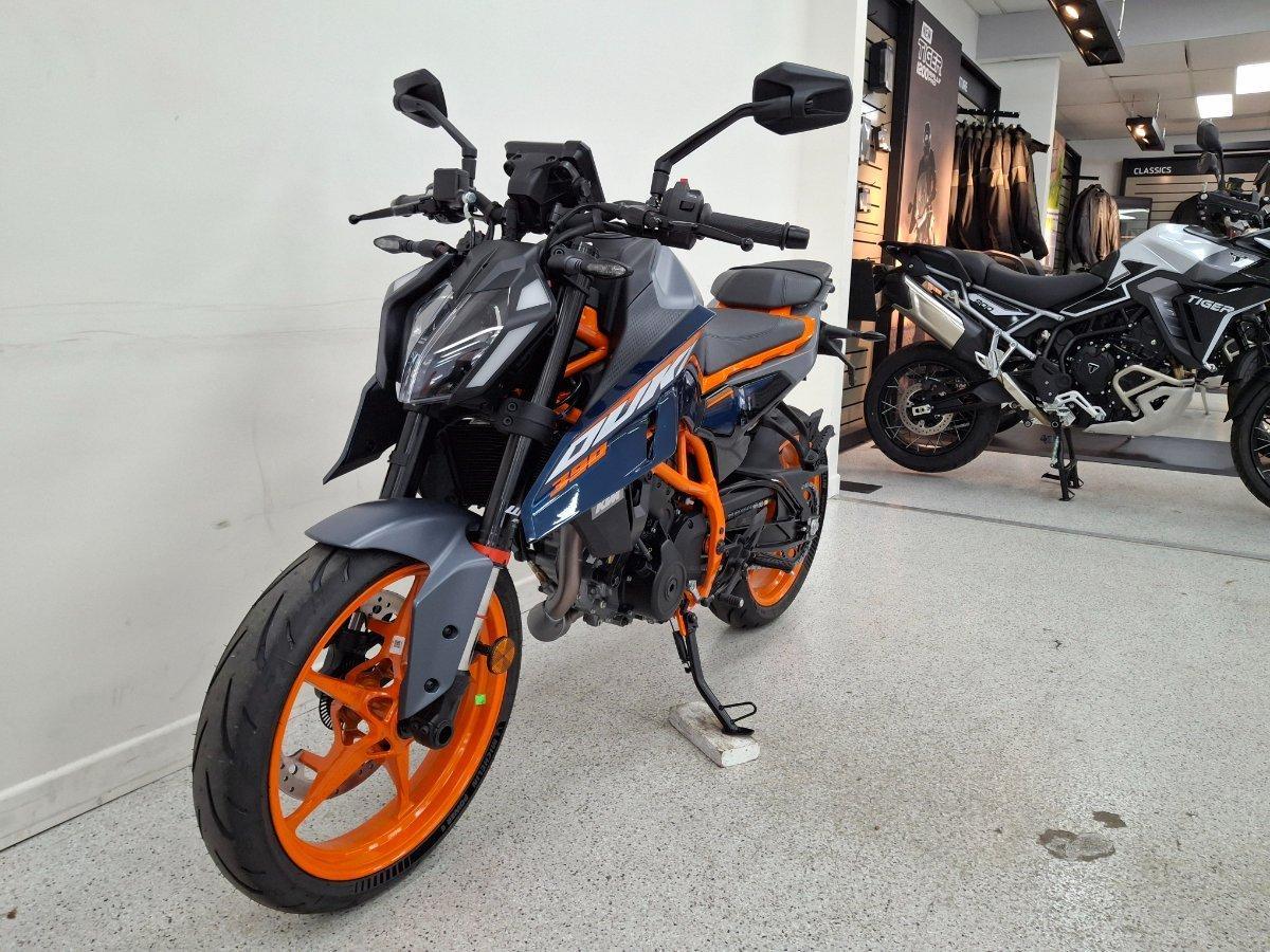2025 KTM 390 DUKE ROAD