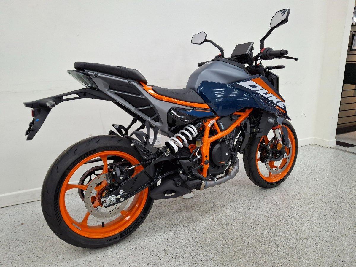 2025 KTM 390 DUKE ROAD