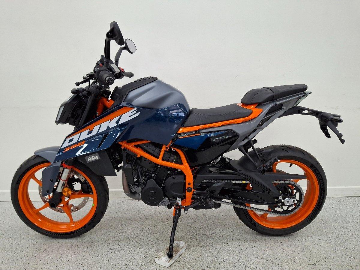 2025 KTM 390 DUKE ROAD