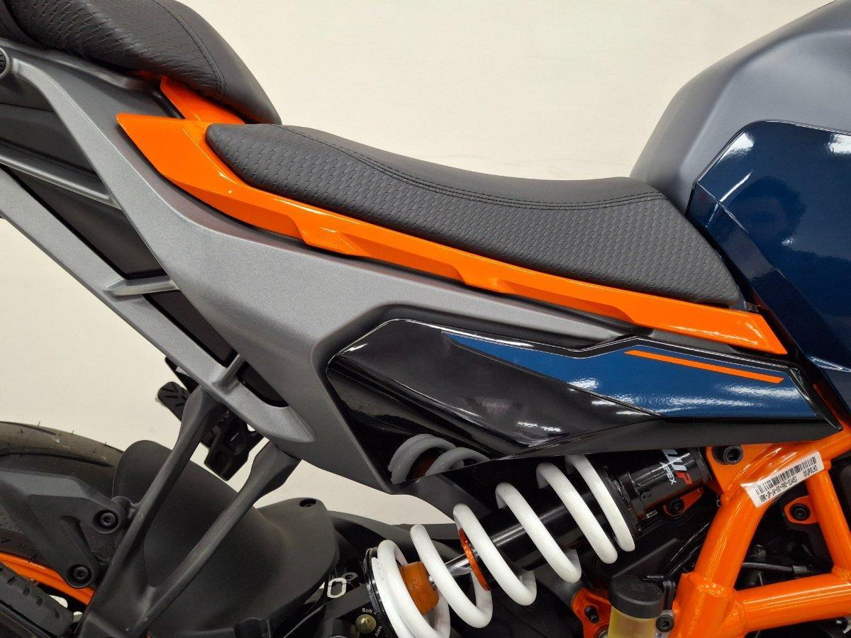 2025 KTM 390 DUKE ROAD