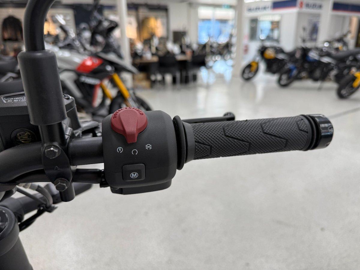 2026 ROYAL ENFIELD GUERILLA 450 ROAD