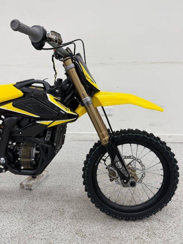 2025 SUR-RON HYPER BEE 14/12 TRAIL