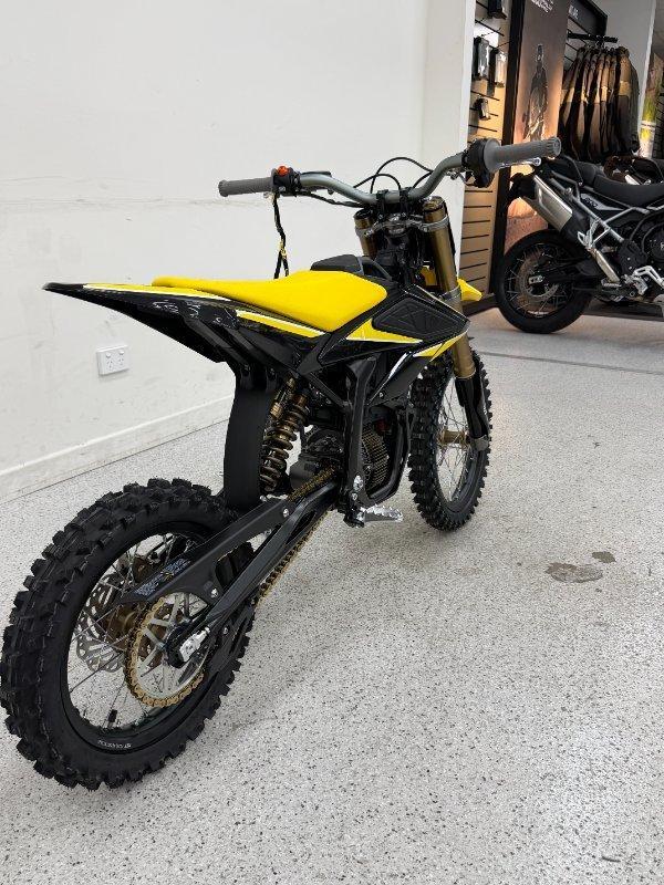 2025 SUR-RON HYPER BEE 14/12 TRAIL