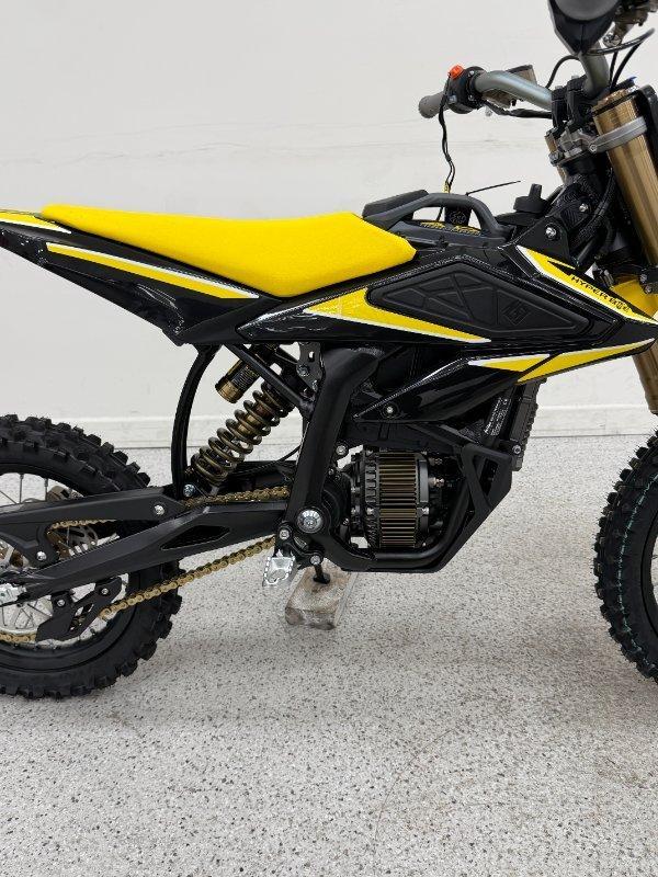 2025 SUR-RON HYPER BEE 14/12 TRAIL