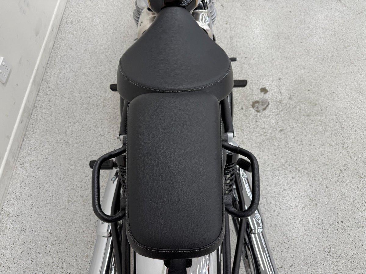 2025 ROYAL ENFIELD CLASSIC 650 ROAD
