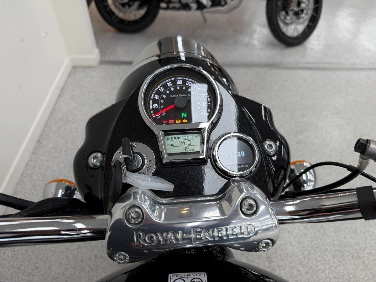 2025 ROYAL ENFIELD CLASSIC 650 ROAD