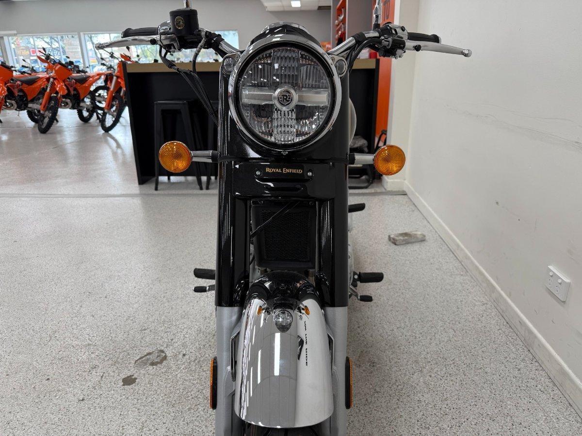 2025 ROYAL ENFIELD CLASSIC 650 ROAD