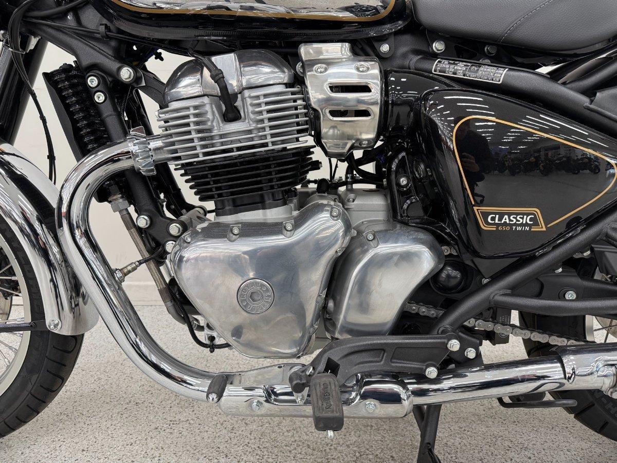 2025 ROYAL ENFIELD CLASSIC 650 ROAD