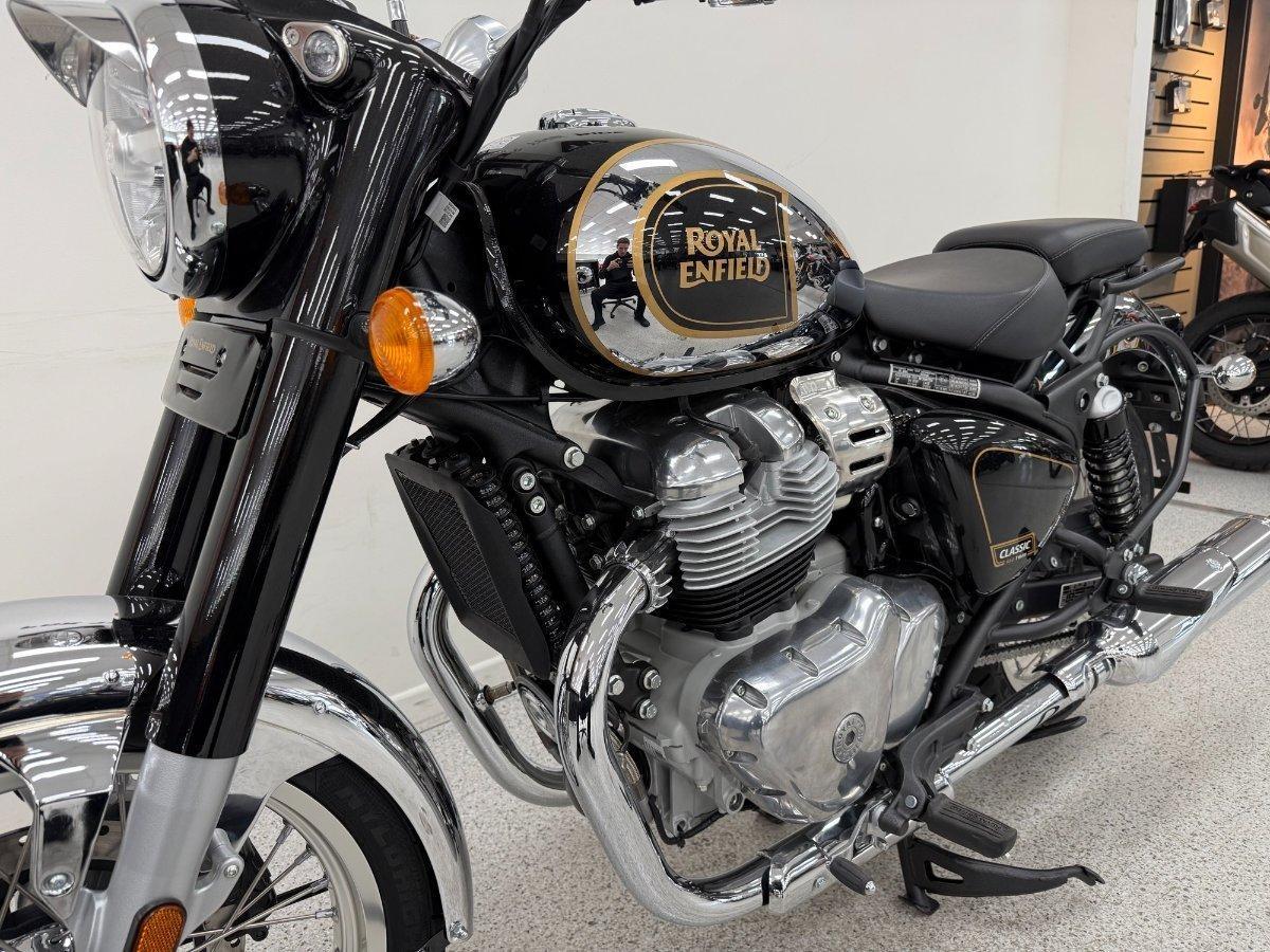2025 ROYAL ENFIELD CLASSIC 650 ROAD