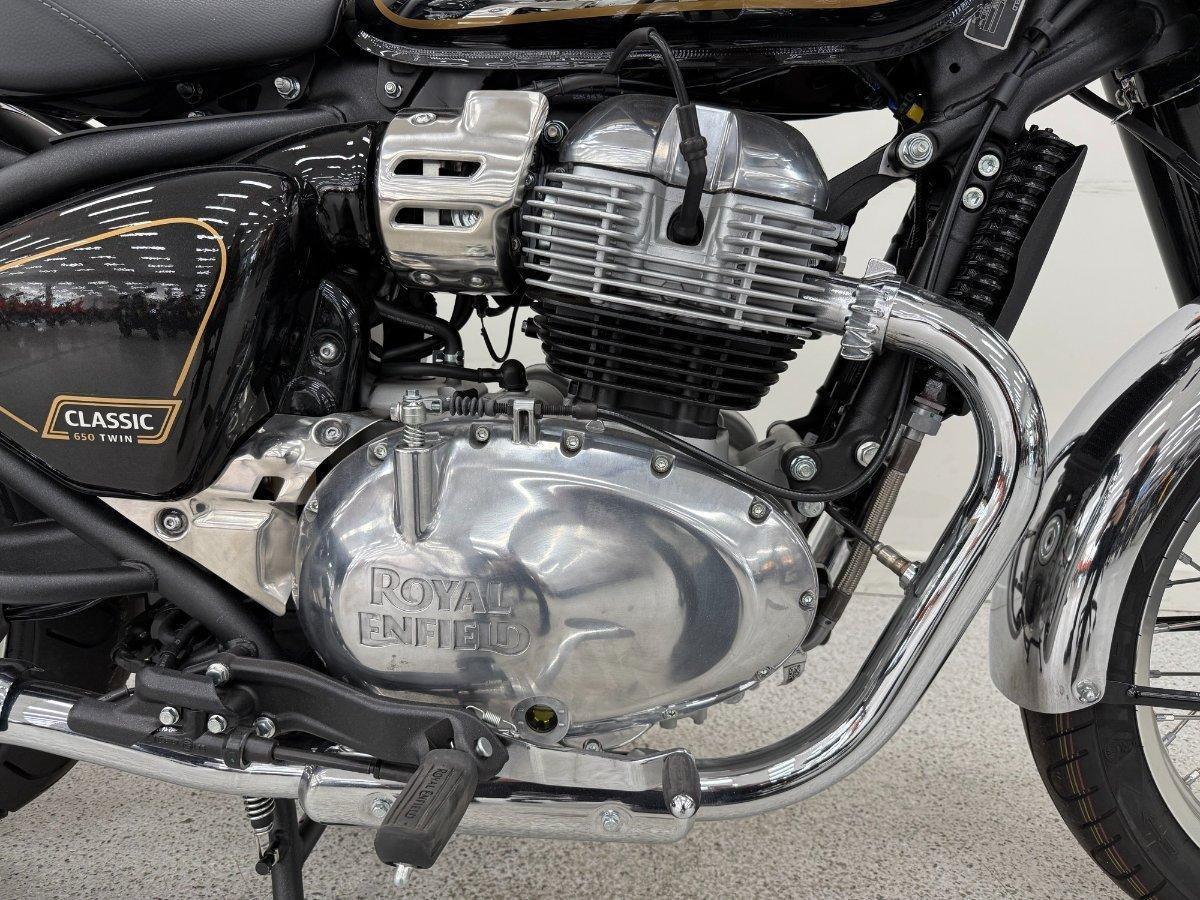 2025 ROYAL ENFIELD CLASSIC 650 ROAD