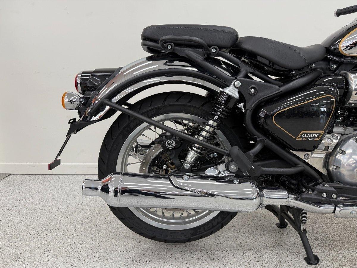 2025 ROYAL ENFIELD CLASSIC 650 ROAD