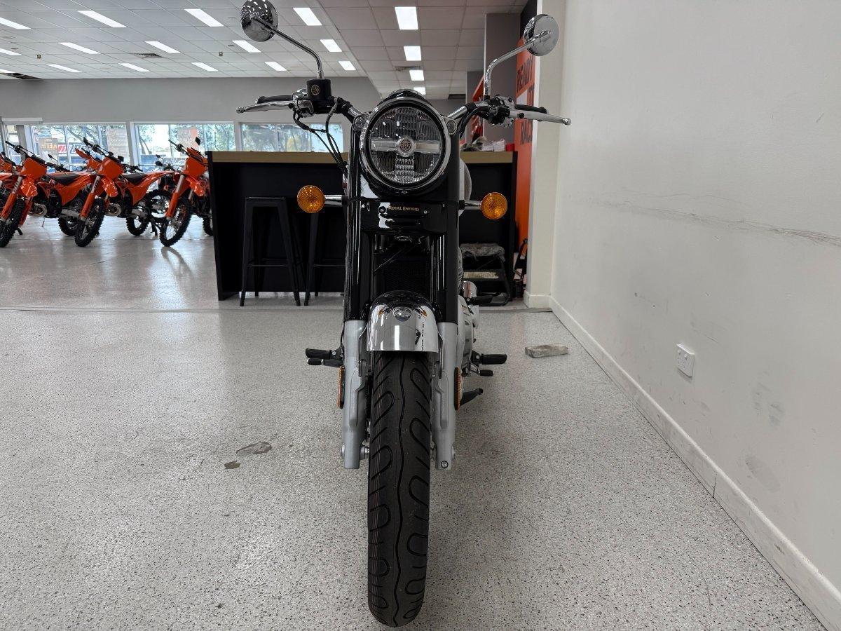 2025 ROYAL ENFIELD CLASSIC 650 ROAD