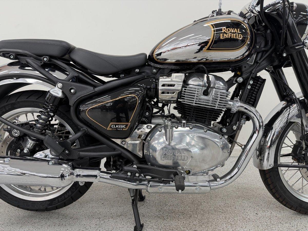 2025 ROYAL ENFIELD CLASSIC 650 ROAD
