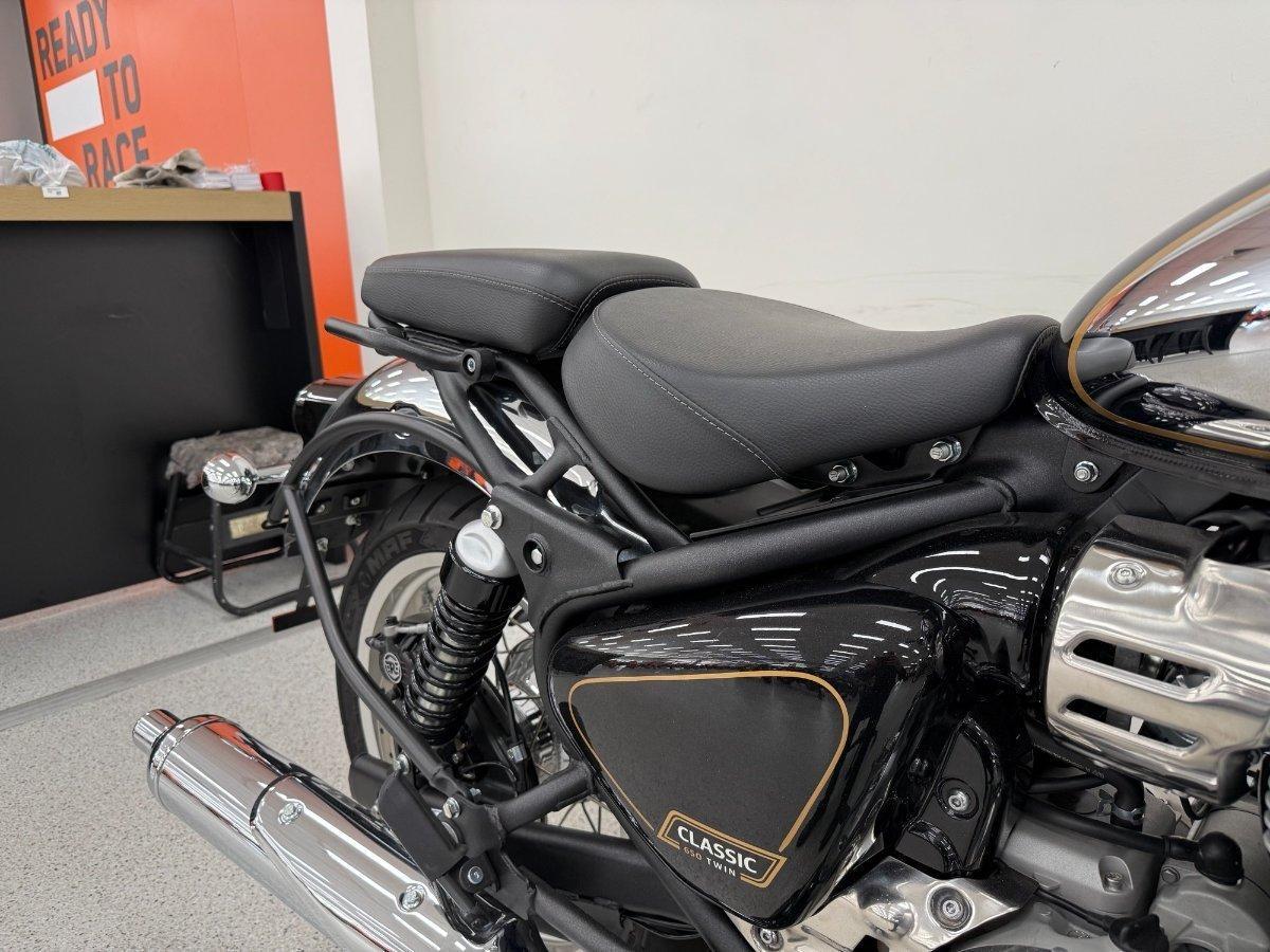 2025 ROYAL ENFIELD CLASSIC 650 ROAD
