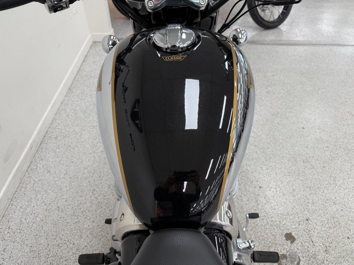 2025 ROYAL ENFIELD CLASSIC 650 ROAD