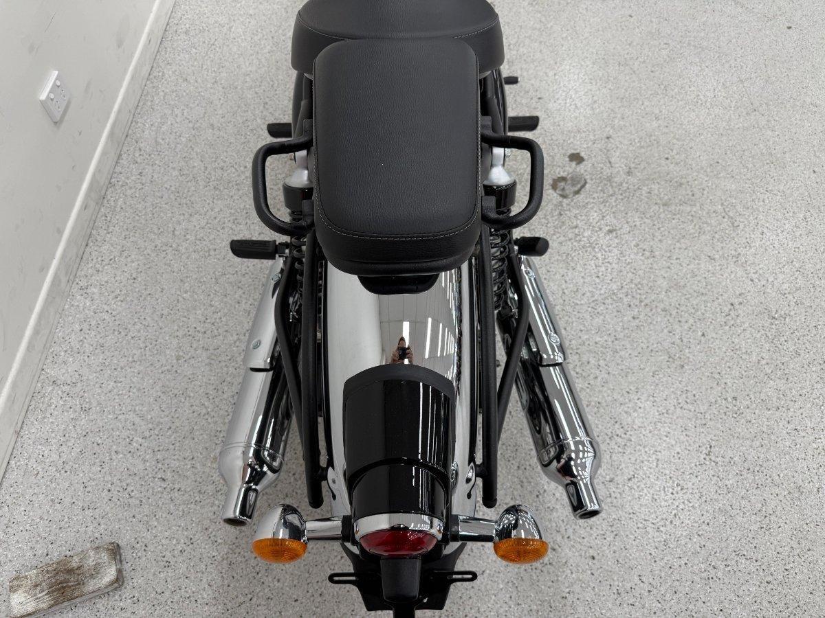 2025 ROYAL ENFIELD CLASSIC 650 ROAD