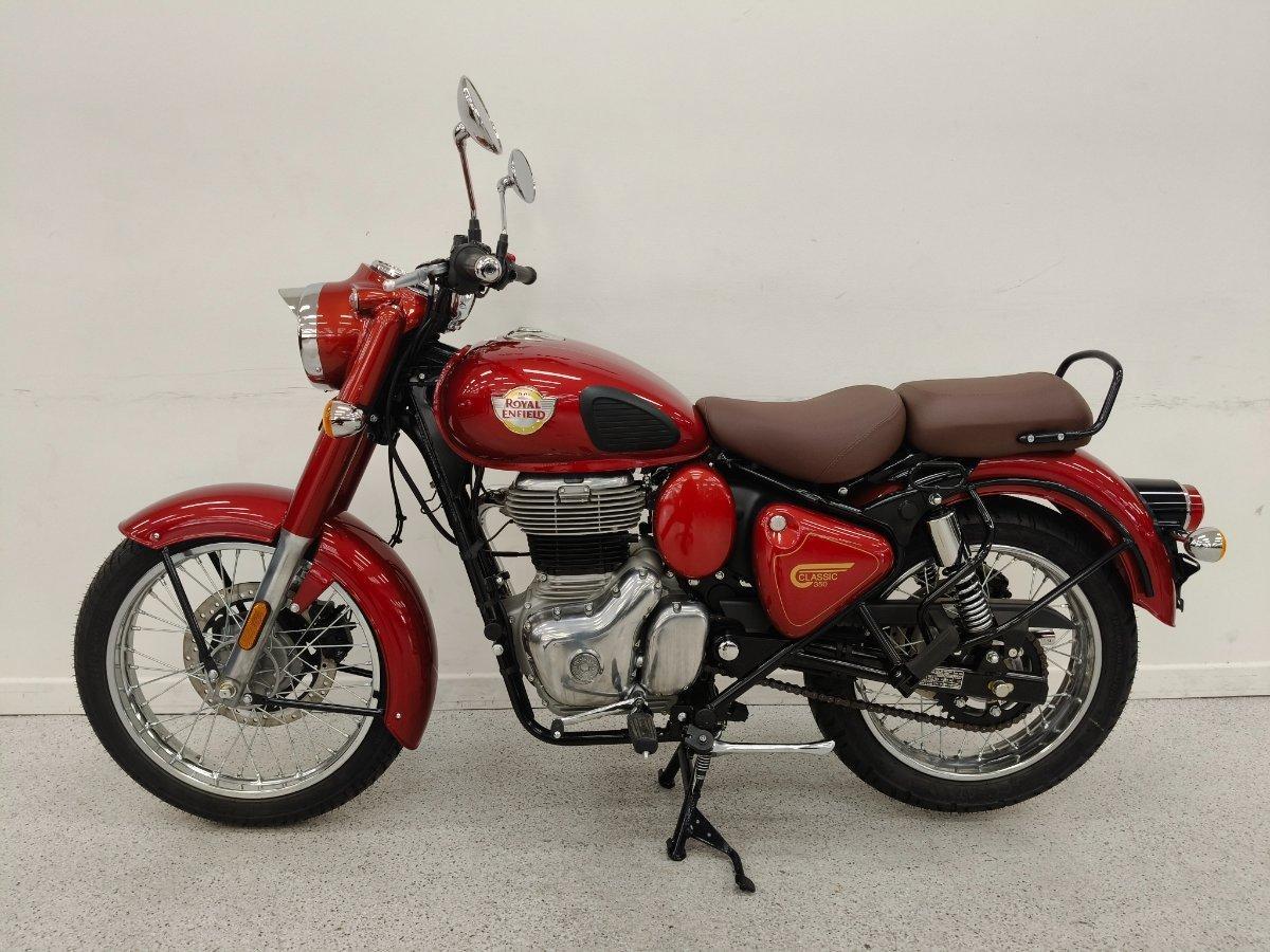 2026 ROYAL ENFIELD CLASSIC 350 HERITAGE ROAD
