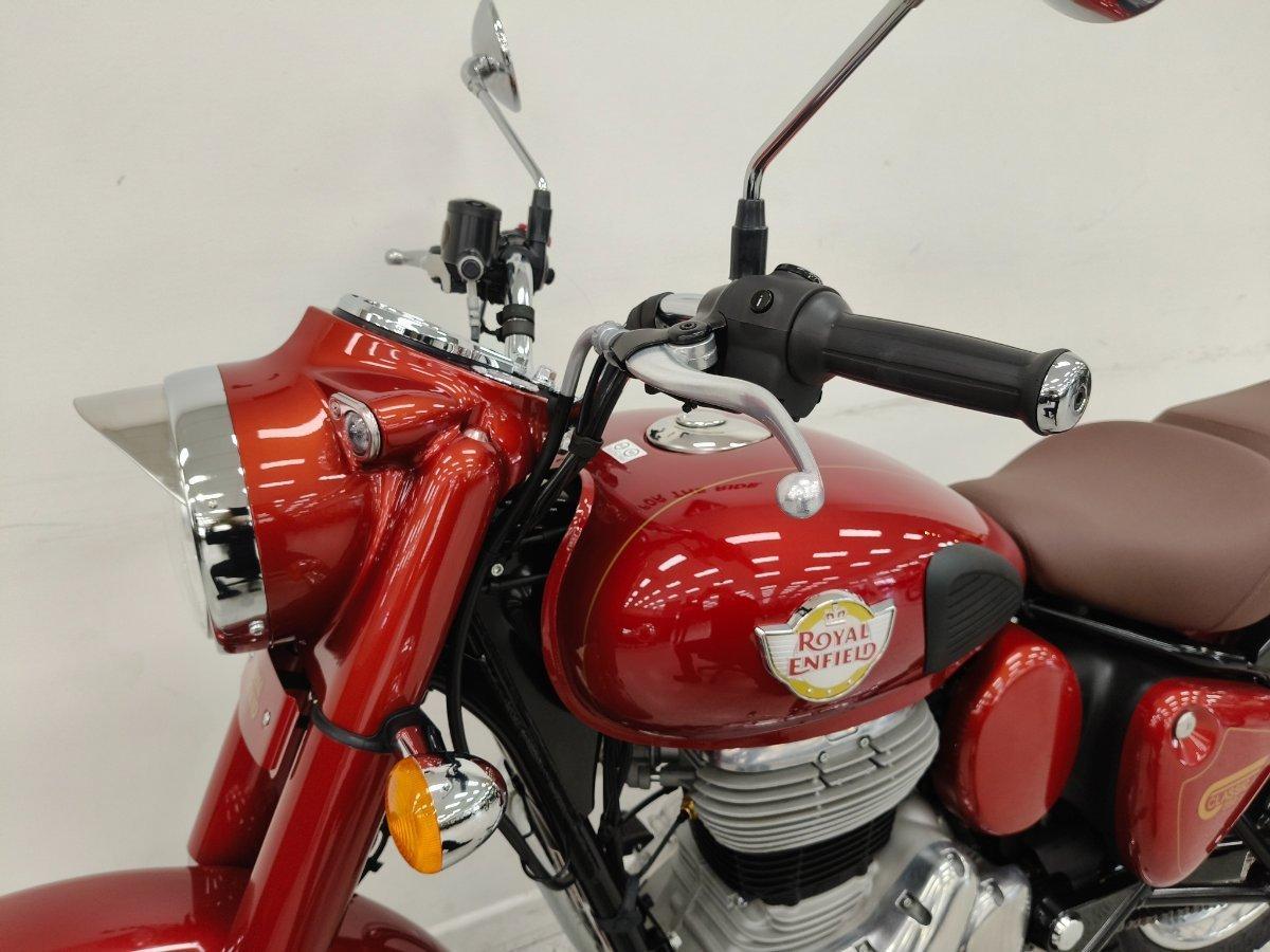 2026 ROYAL ENFIELD CLASSIC 350 HERITAGE ROAD