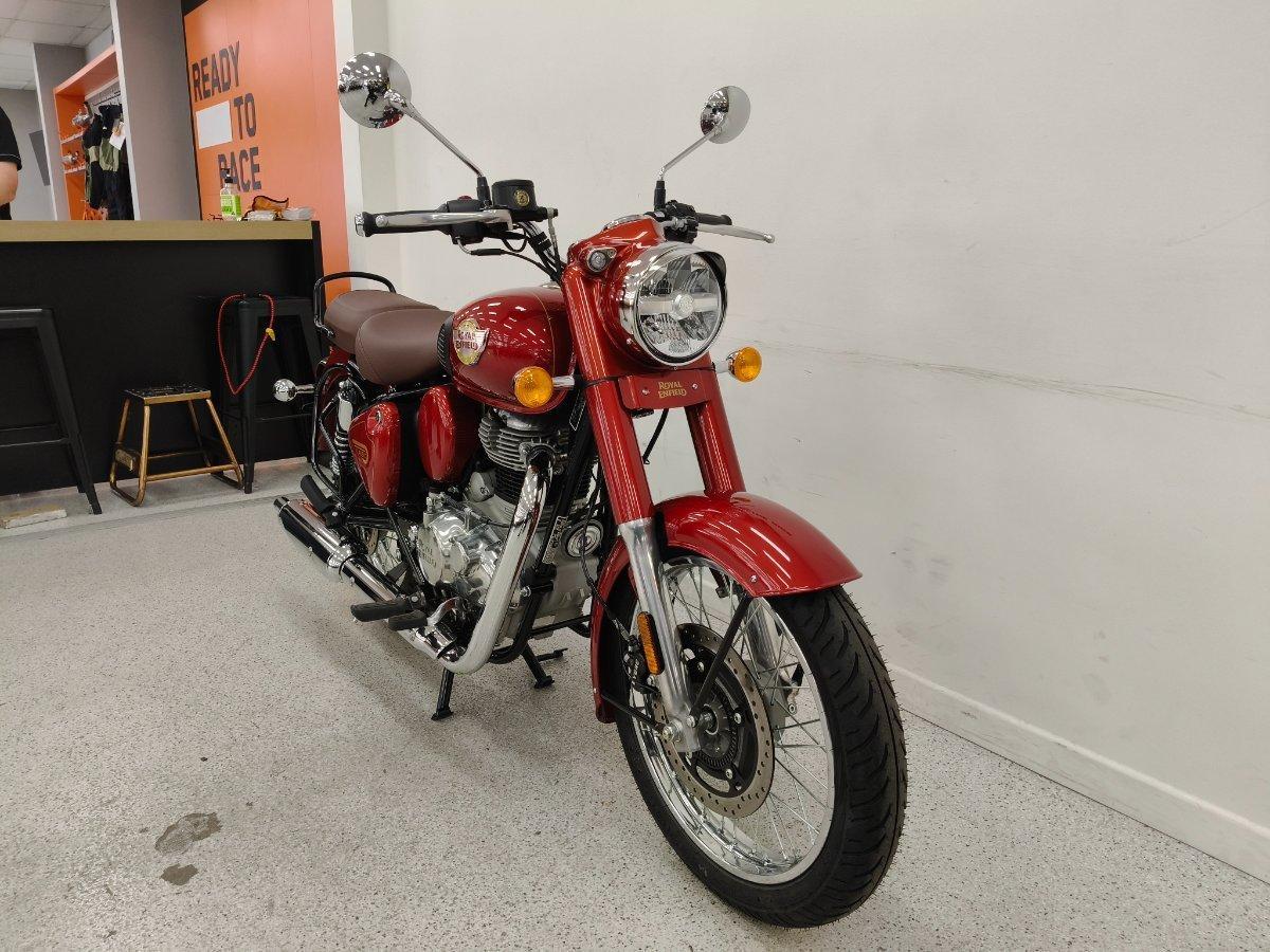 2026 ROYAL ENFIELD CLASSIC 350 HERITAGE ROAD
