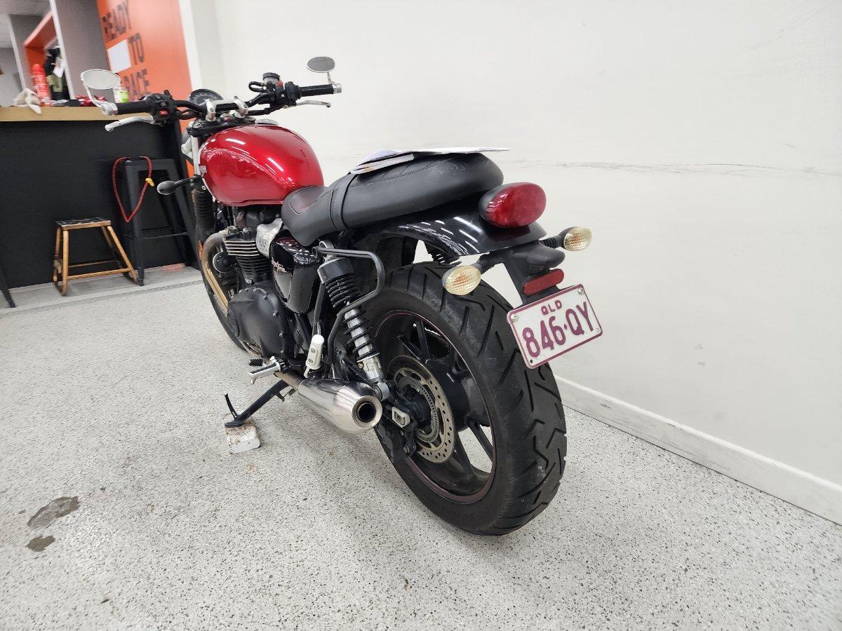 2017 TRIUMPH STREET TWIN ROAD