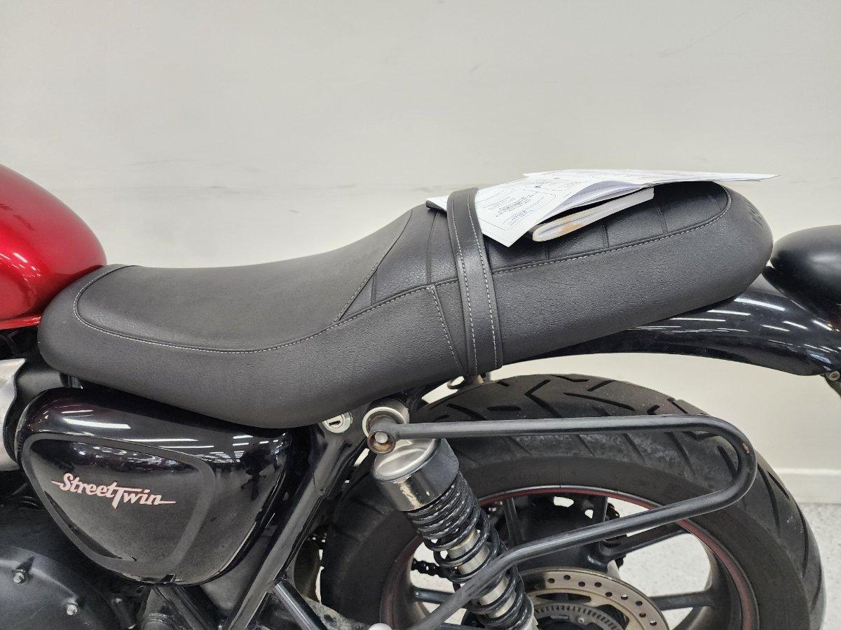 2017 TRIUMPH STREET TWIN ROAD