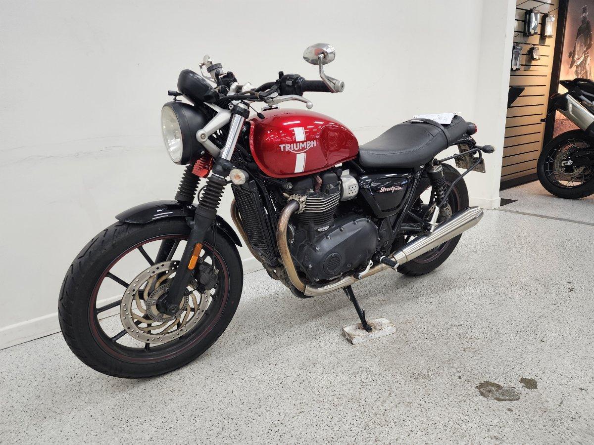 2017 TRIUMPH STREET TWIN ROAD