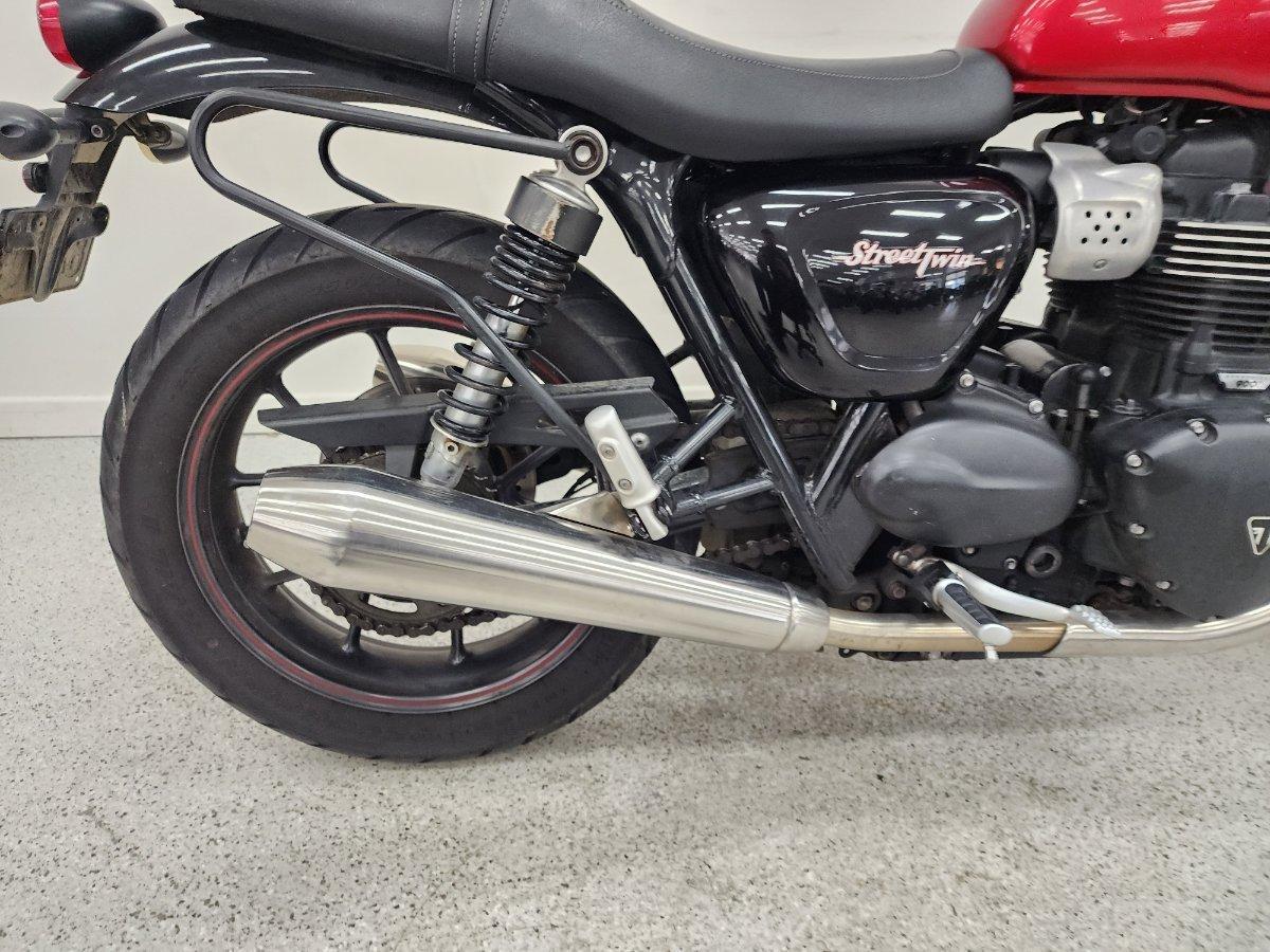 2017 TRIUMPH STREET TWIN ROAD