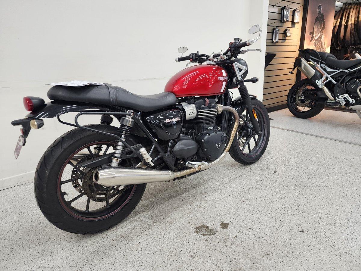 2017 TRIUMPH STREET TWIN ROAD