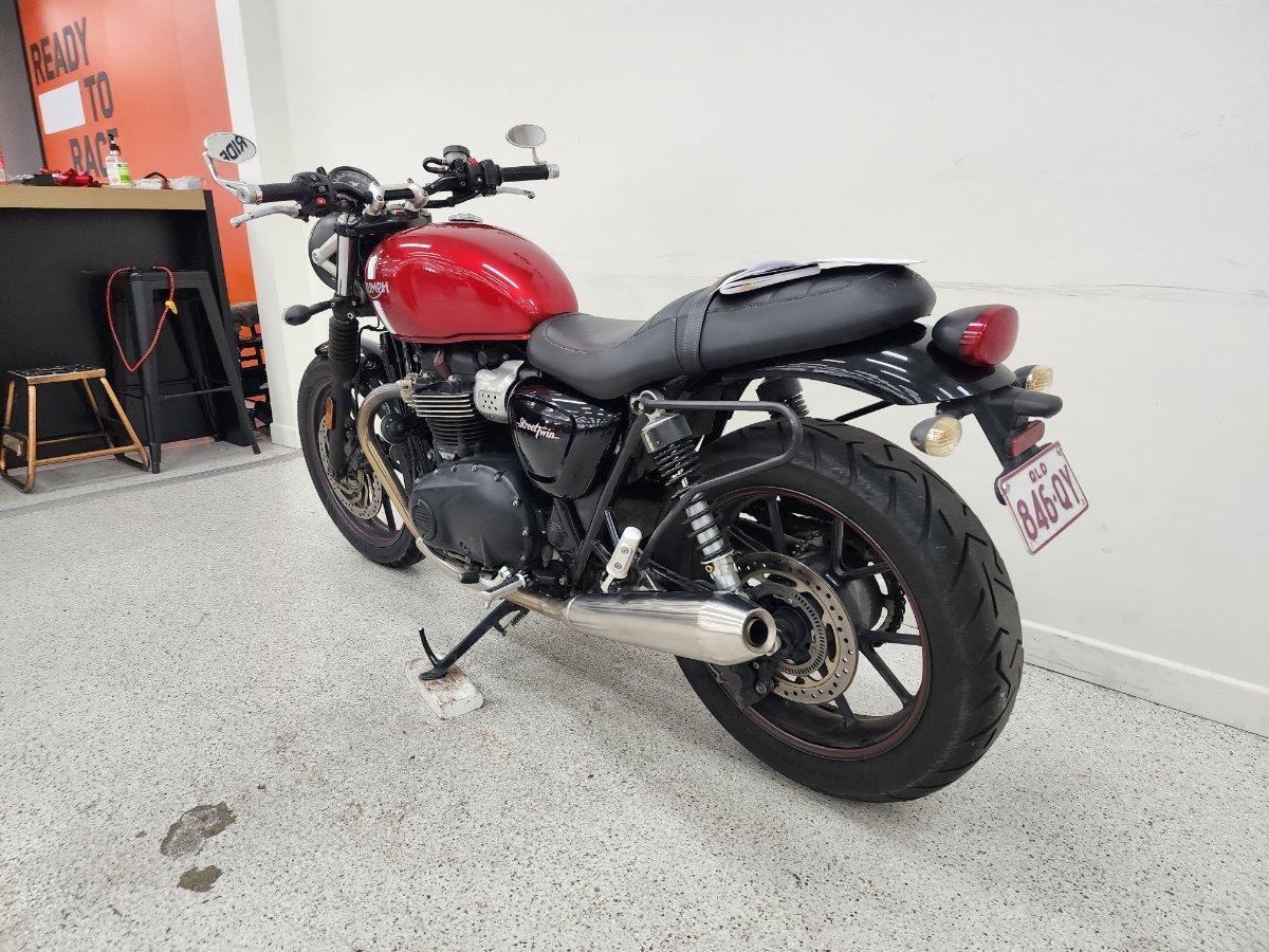 2017 TRIUMPH STREET TWIN ROAD