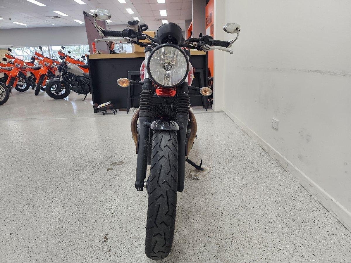 2017 TRIUMPH STREET TWIN ROAD
