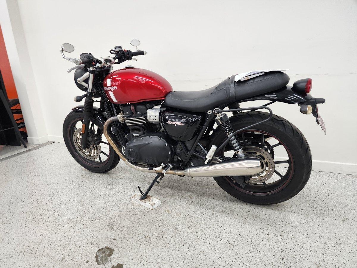 2017 TRIUMPH STREET TWIN ROAD