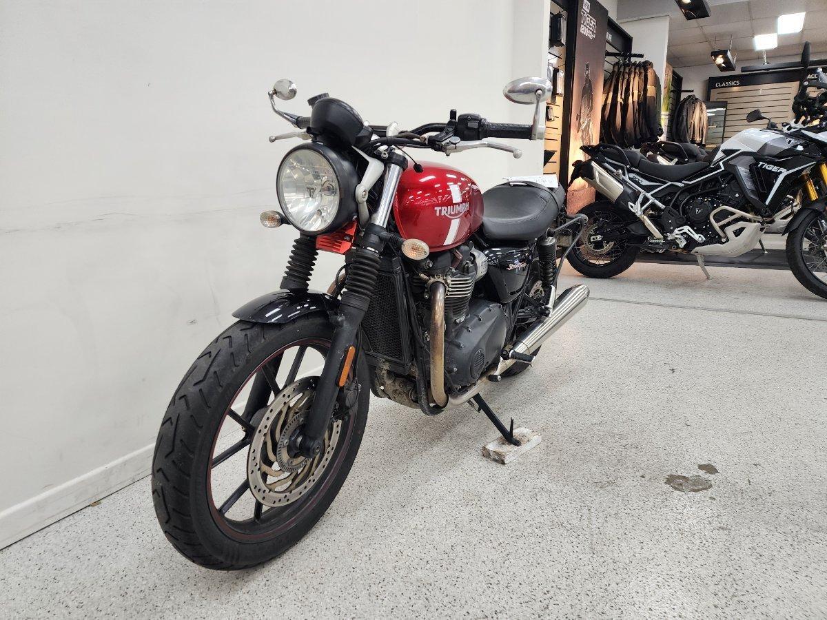 2017 TRIUMPH STREET TWIN ROAD