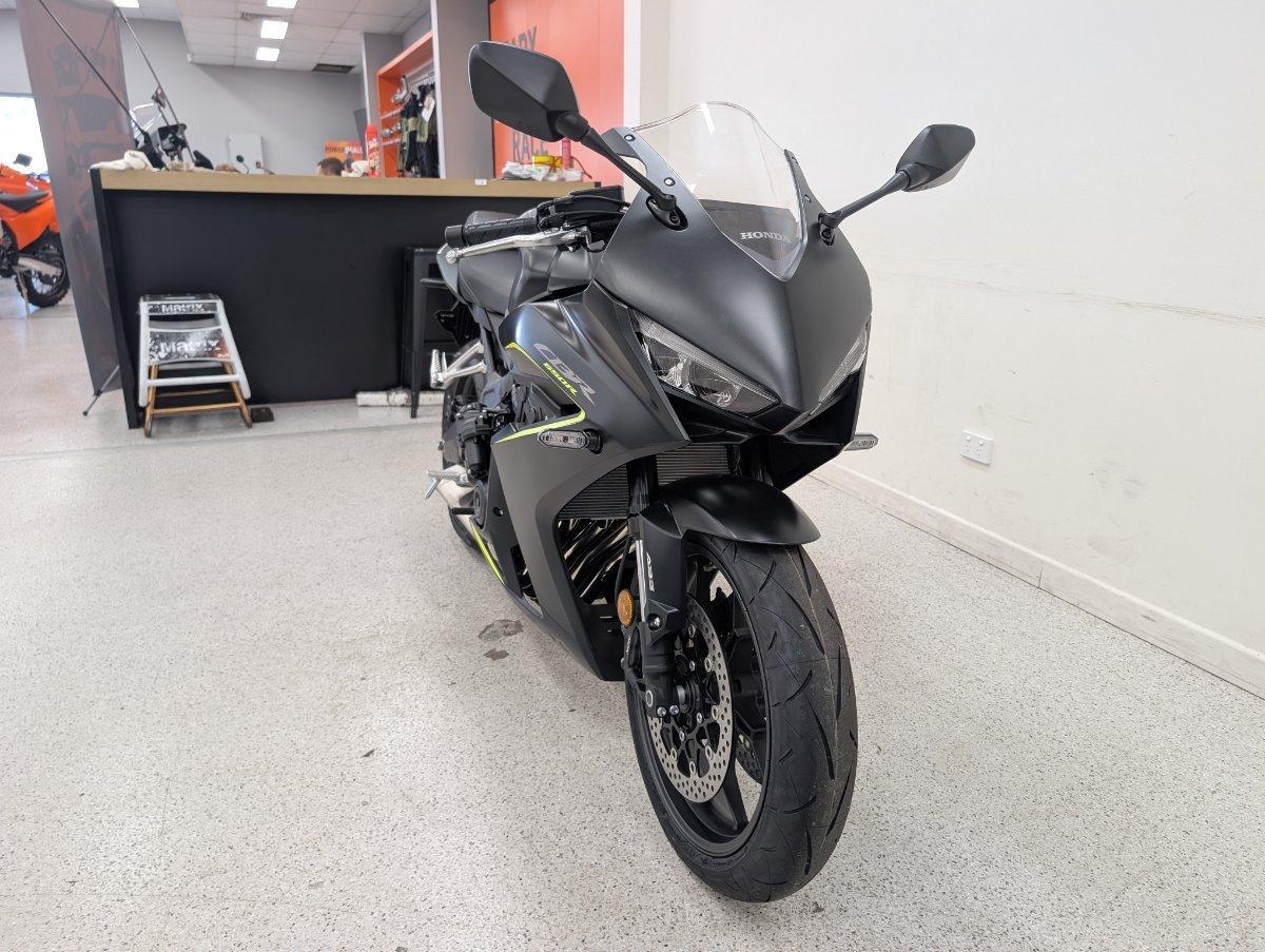 2026 HONDA CBR650R E-CLUTCH SPORTS